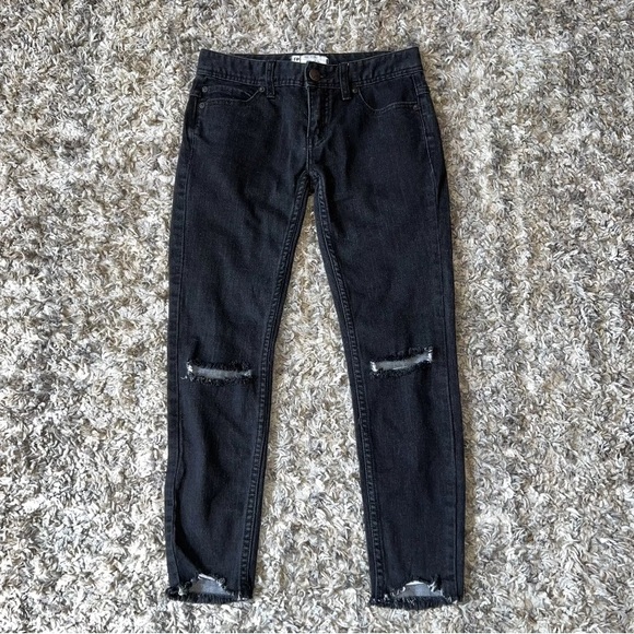 Free People Ladies Destroyed Ankle Skinny Jeans Size 25. - Picture 4 of 10
